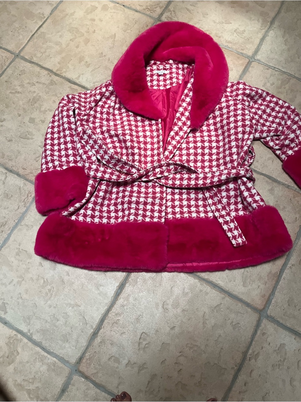VENUS Hot Pink & White Houndstooth Faux-Fur Trim Pea Coat